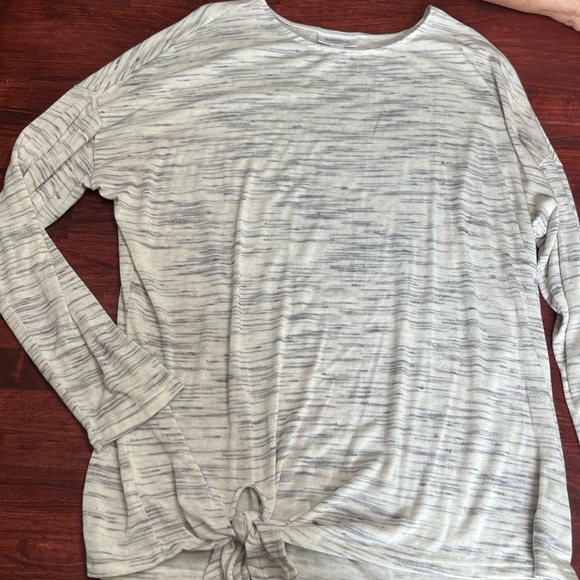 Motherhood Maternity Tops - Motherhood tie front shirt